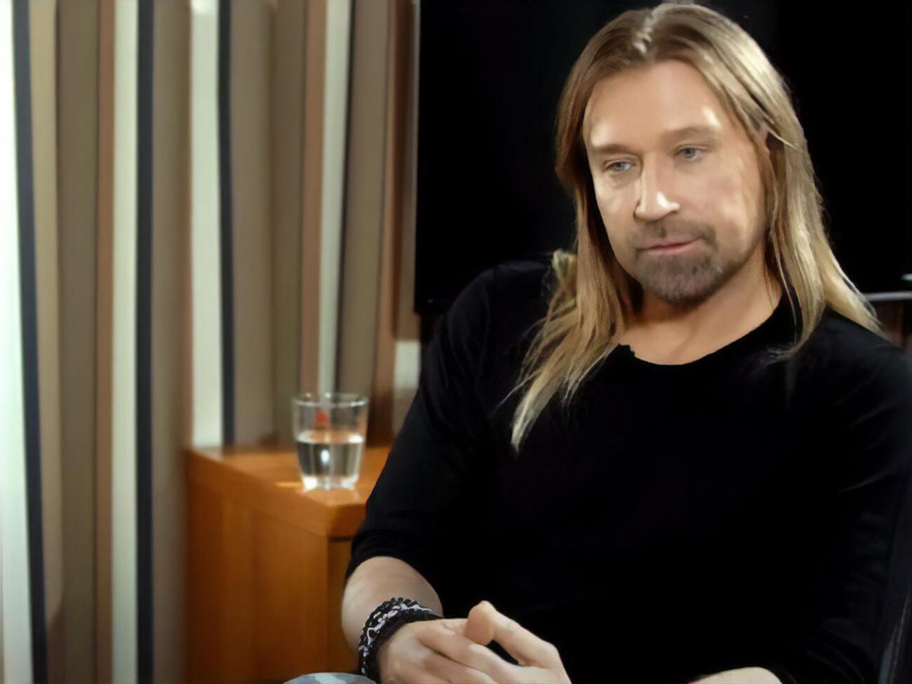 Винник отметил, что является гражданином Украины, но имеет статус резидента Германии и 23 года живет за границей