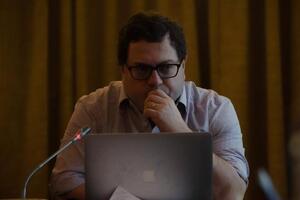 Островский: Оптимальный вариант – это потеря тем или иным путем Путиным власти. При его жизни, без него, в результате переворота или в результате того, что его немножко отстранили