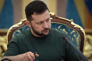 Первому замминистра обороны Украины поручено организовать проверку всей системы военкомов, отметил Зеленский