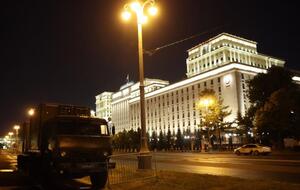 В Москве под усиленную охрану были взяты все объекты органов госвласти, отметили СМИ