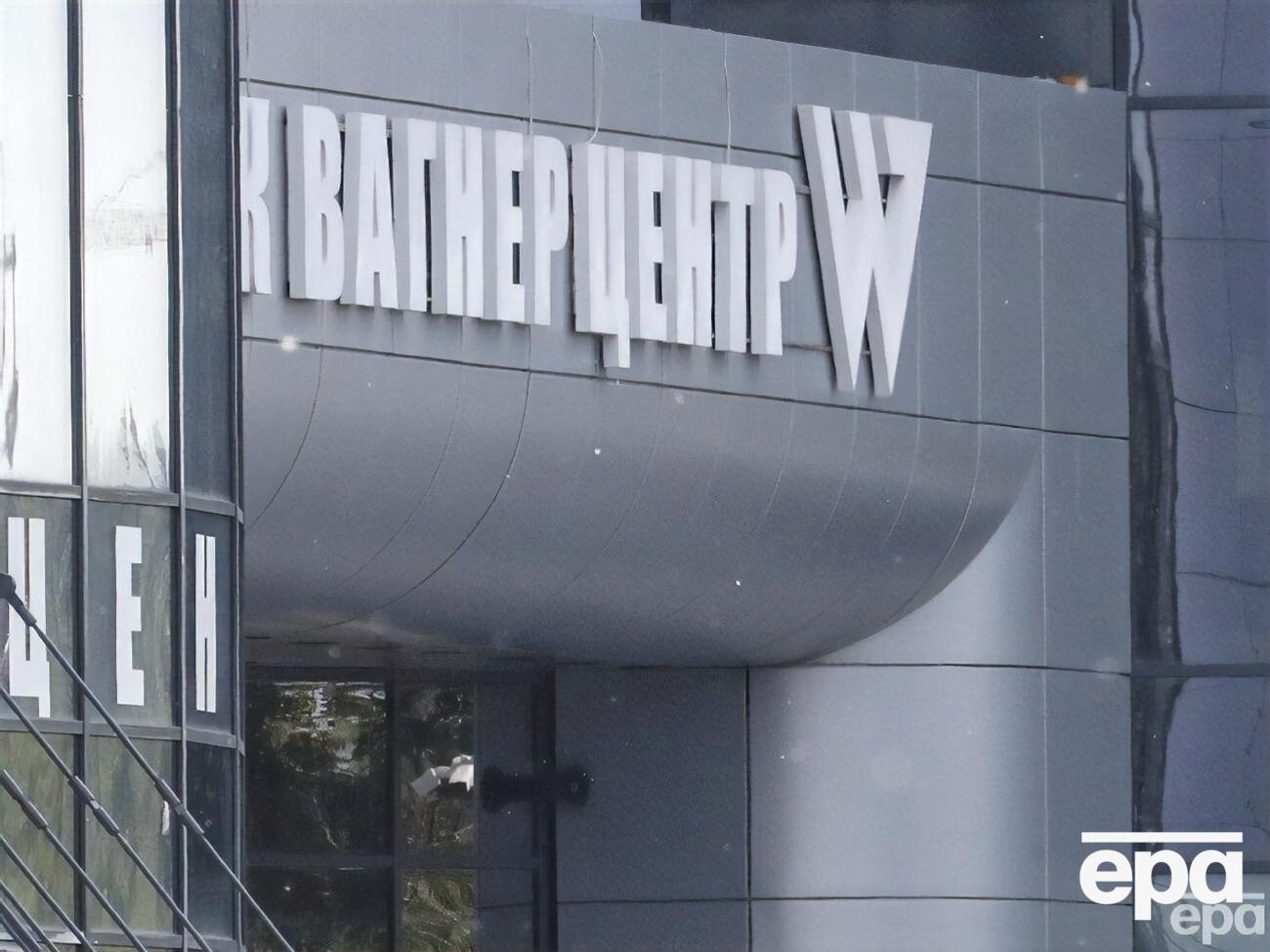 ЧВК "Вагнер" захватила, согласно сообщениям СМИ, военные объекты уже в двух городах РФ