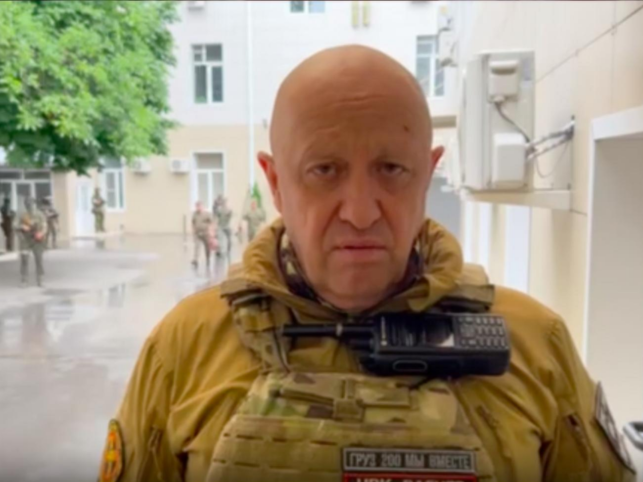 "Те, кто сегодня нам противостоит, – это те, которые собрались вокруг подонков", – заявил Пригожин