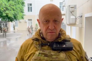 "Ті, хто сьогодні нам протистоїть, – це ті, хто зібралися навколо покидьків", – заявив Пригожин