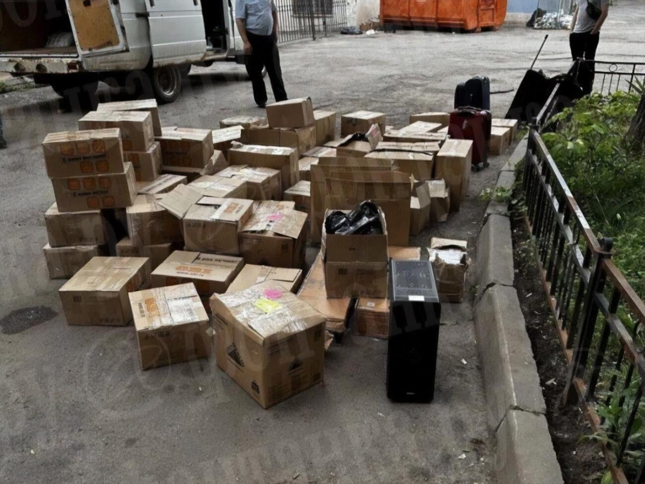 "Фонтанка" пише, що в офісі Пригожина знайшли приблизно 4 млрд руб. (1,7 млрд грн) готівкою