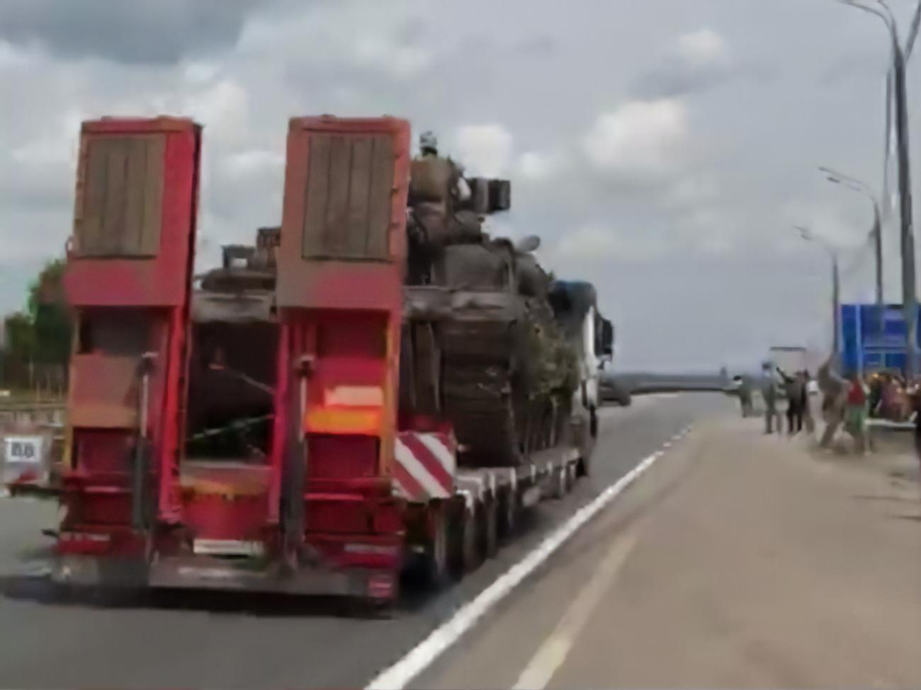СМИ публиковали видео с военной техникой в Липецкой области