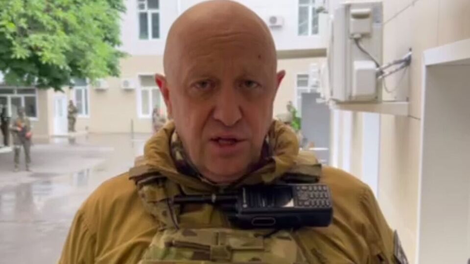 Власти РФ заявляли, что Пригожин после мятежа "уйдет в Белоруссию", а уголовное дело против него прекратят