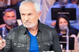 Шустер: Завжди хвилююся, тому навіть перепрошую, коли іноді в мене не одразу спрацьовують відповіді. Це тому, що я від хвилювання трошки гальмую