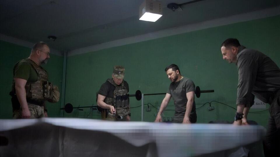 Зеленский заслушал доклад об оперативной обстановке на бахмутском направлении
