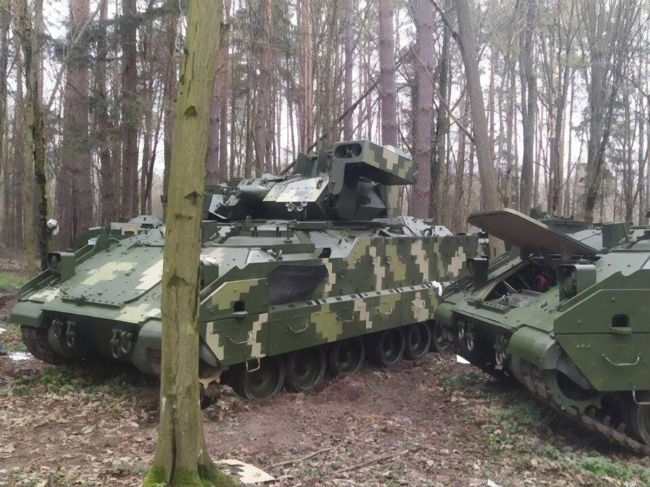 У новий пакет допомоги США для України увійде 30 бойових машин Bradley, зазначили ЗМІ