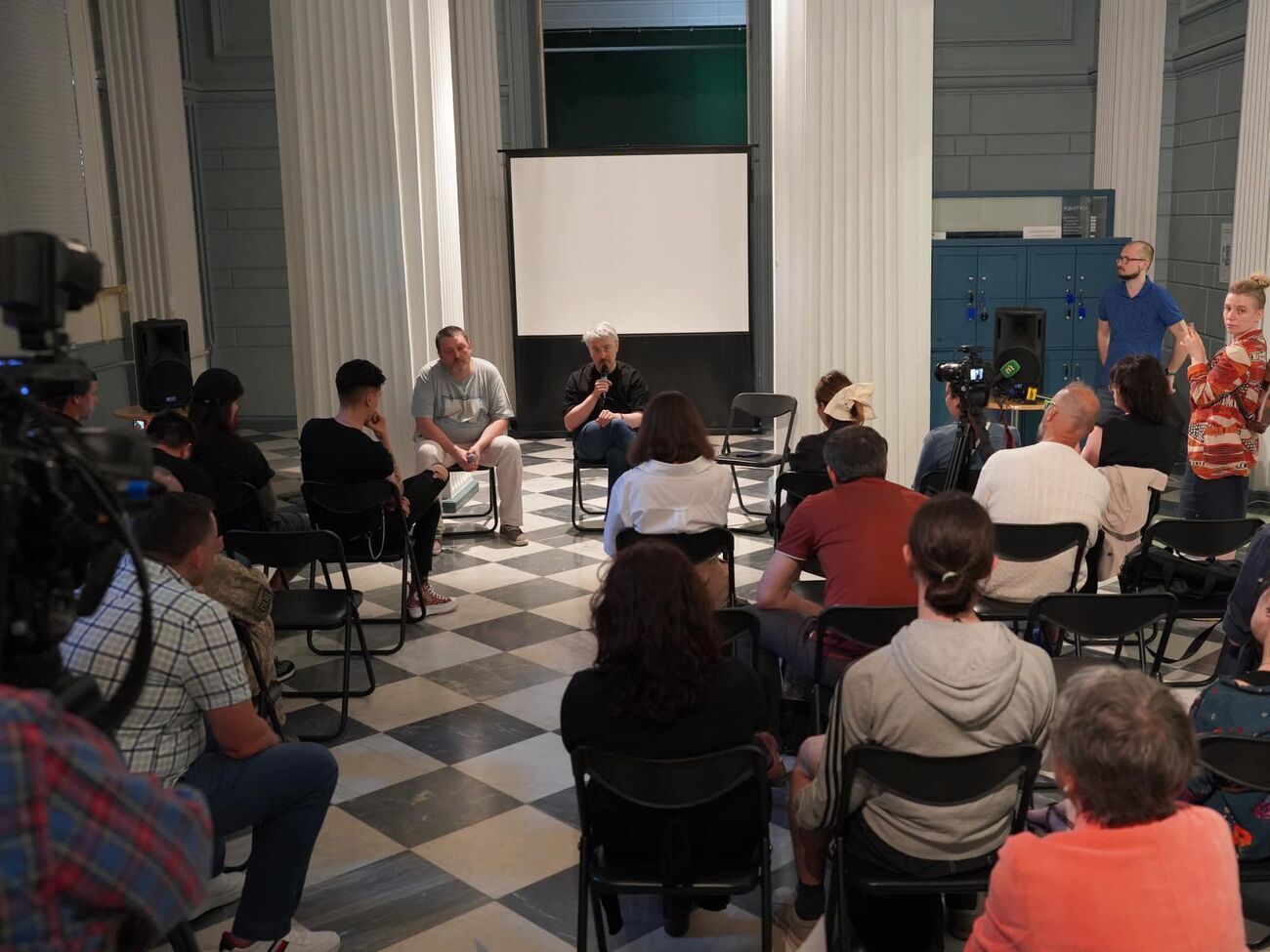 26 червня Ткаченко провів зустріч з активістами, які виступають за його відставку