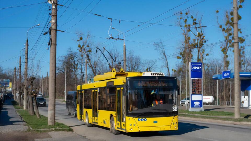 Тролейбуси в Херсоні зупинять на два дні