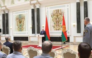 Лукашенко зазначив, що "не буває кольорових революцій, якщо для цього у країні немає хоч найменших причин"