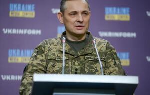 Игнат напомнил, что ровно год назад россияне нанесли удар ракетой Х-22 по ТРЦ "Амстор" в Кременчуге