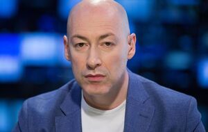 У Пригожина мощнейшая крыша в Москве. Картонная Россия рассыпалась от первого же его удара. Всего 25 тыс. человек захватывают миллионные российские города