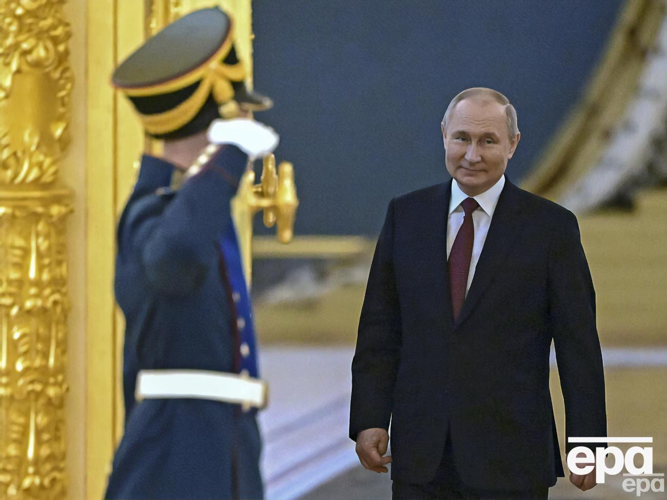 Путин поблагодарил российских военных, которые, по его версии, "четкими и слаженными действиями" сорвали мятеж Пригожина