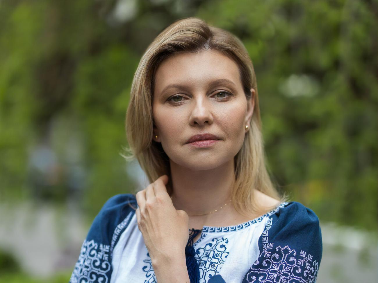 За словами експерта, Зеленська дотримується в одязі консервативного й водночас жіночного стилю