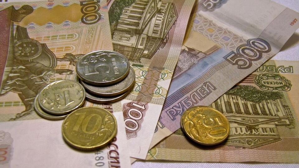 Островський підкреслив, що з Росії вийшло коштів приблизно в розмірі 10–12% ВВП