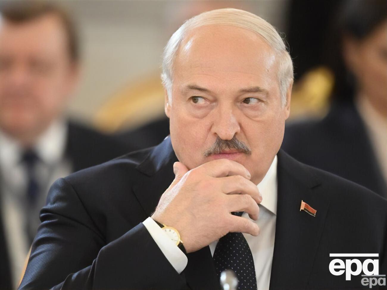 Ядерное оружие на территории Беларуси охраняют россияне и белорусы, рассказал Лукашенко