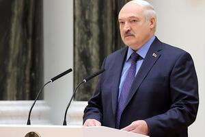 Непризнанный глава Беларуси говорит, что пока "не строит никаких лагерей" для ЧВК