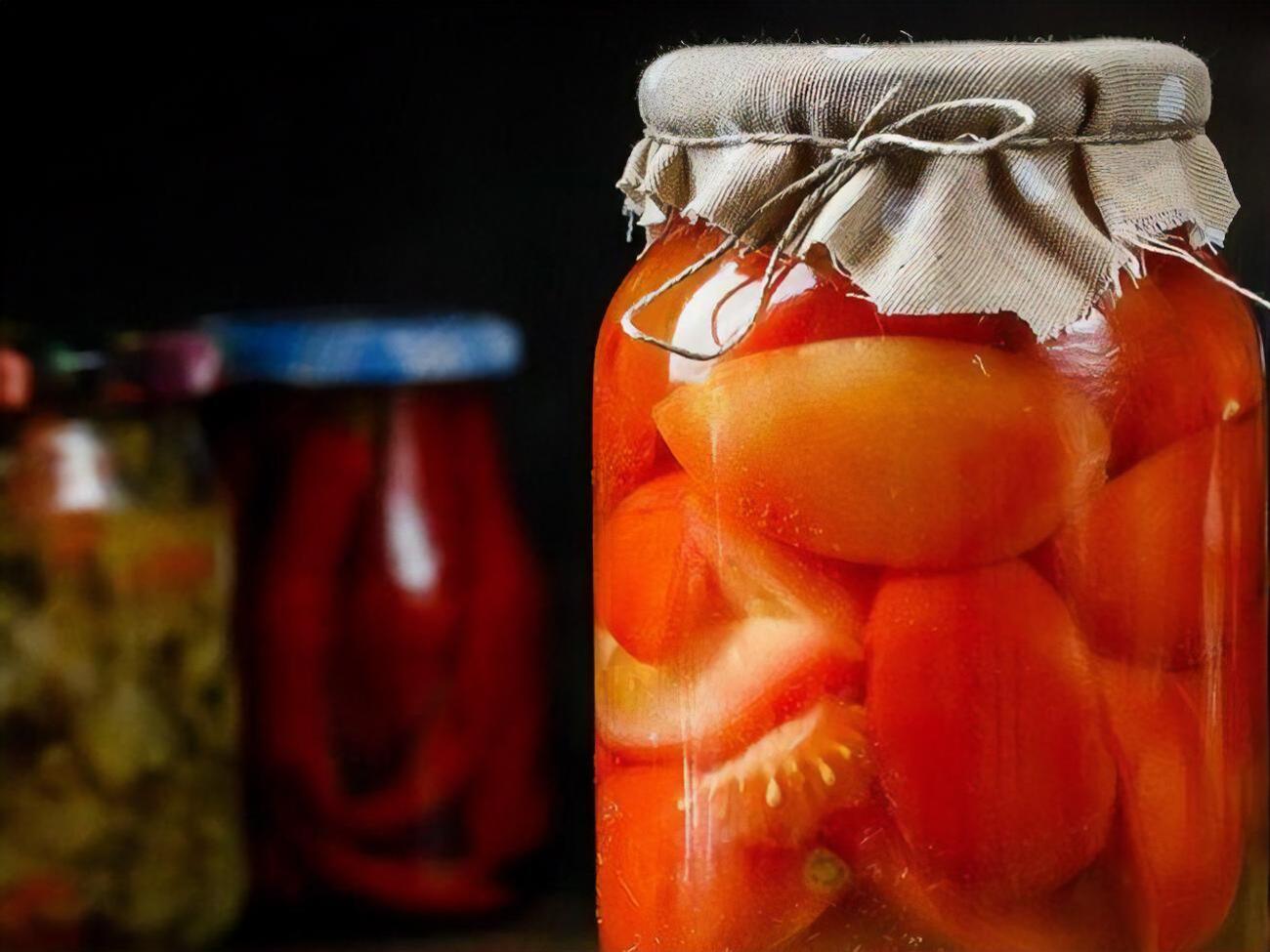 Помидоры маринуются без уксуса