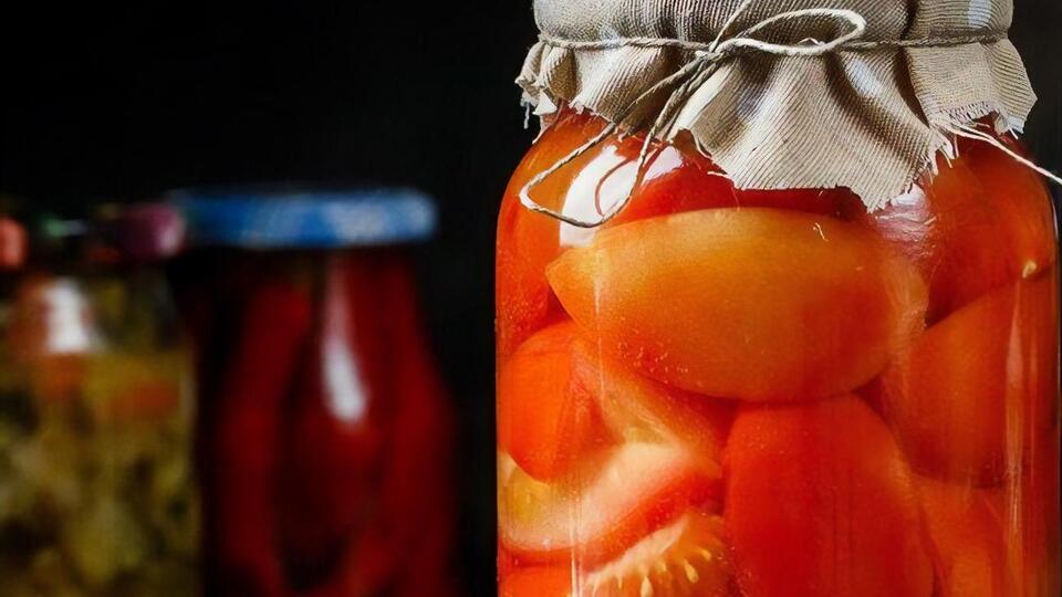 Помідори маринують без оцту