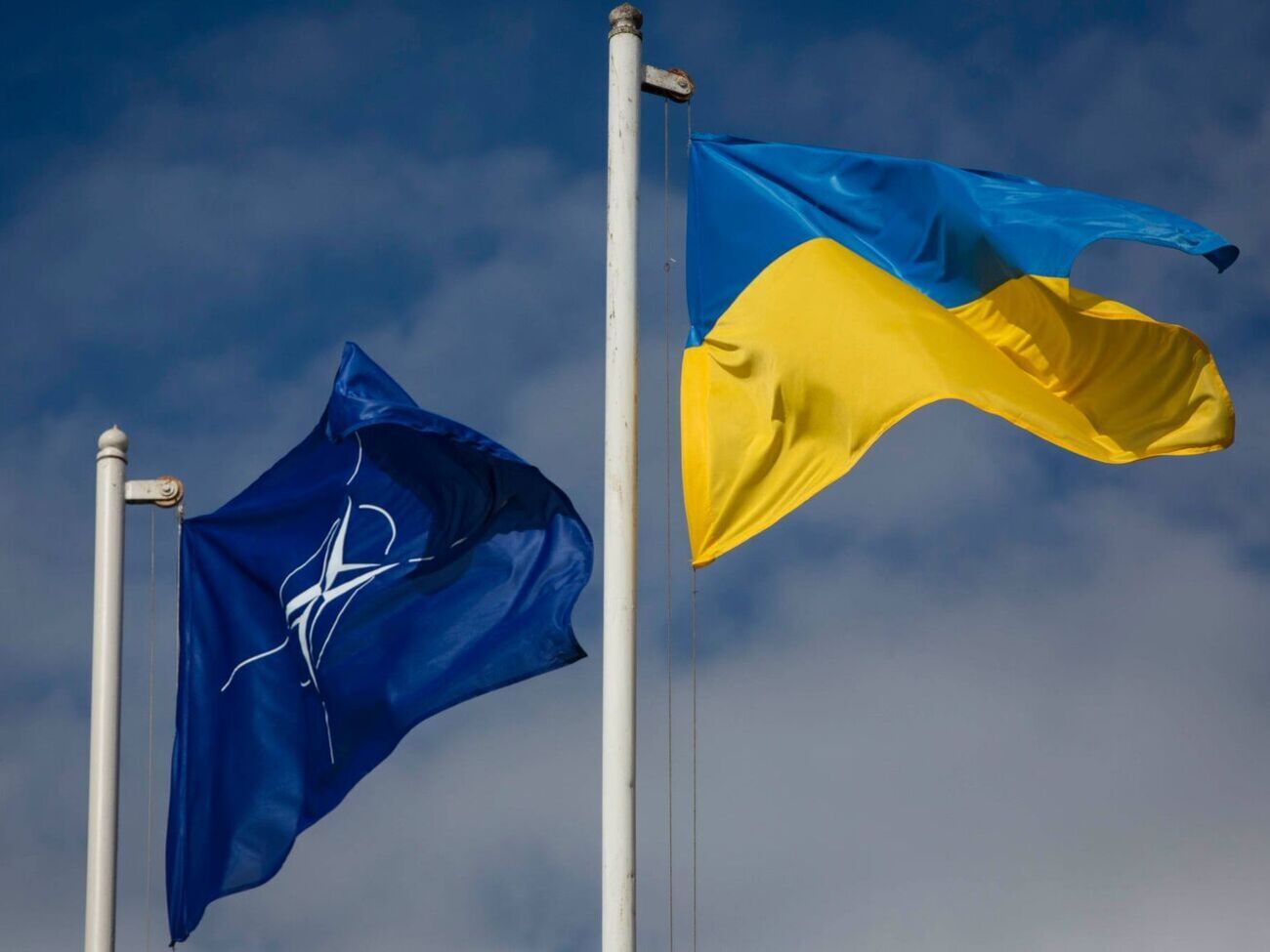 Рада закликає учасників саміту у Вільнюсі запросити Україну в НАТО