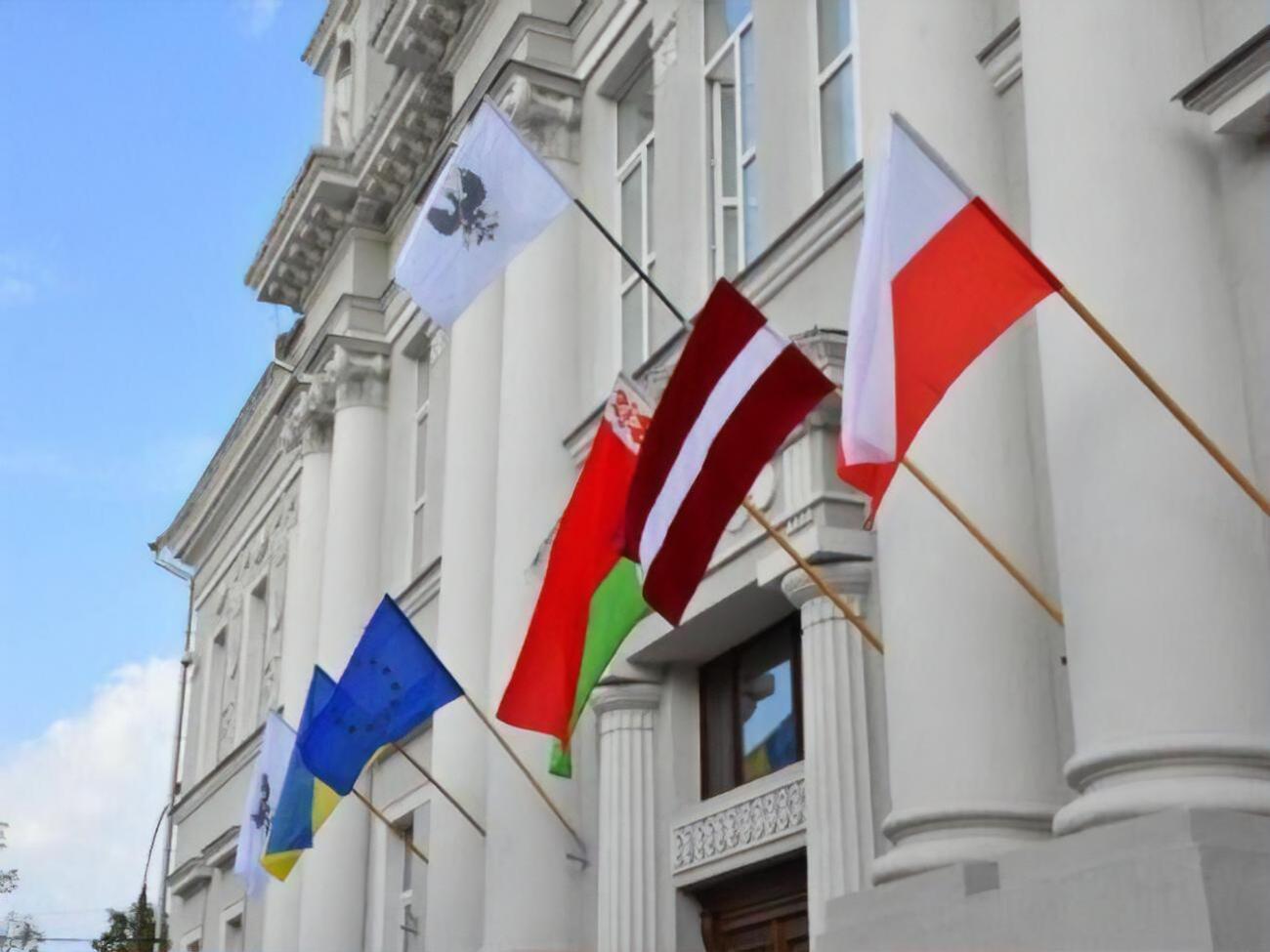 Служба безопасности Украины 19 июня сообщила, что&nbsp;уведомила о подозрении&nbsp;в присвоении бюджетных денег заместителю мэра Чернигова по деятельности исполнительных органов совета