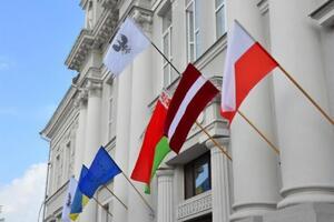 Служба безопасности Украины 19 июня сообщила, что уведомила о подозрении в присвоении бюджетных денег заместителю мэра Чернигова по деятельности исполнительных органов совета