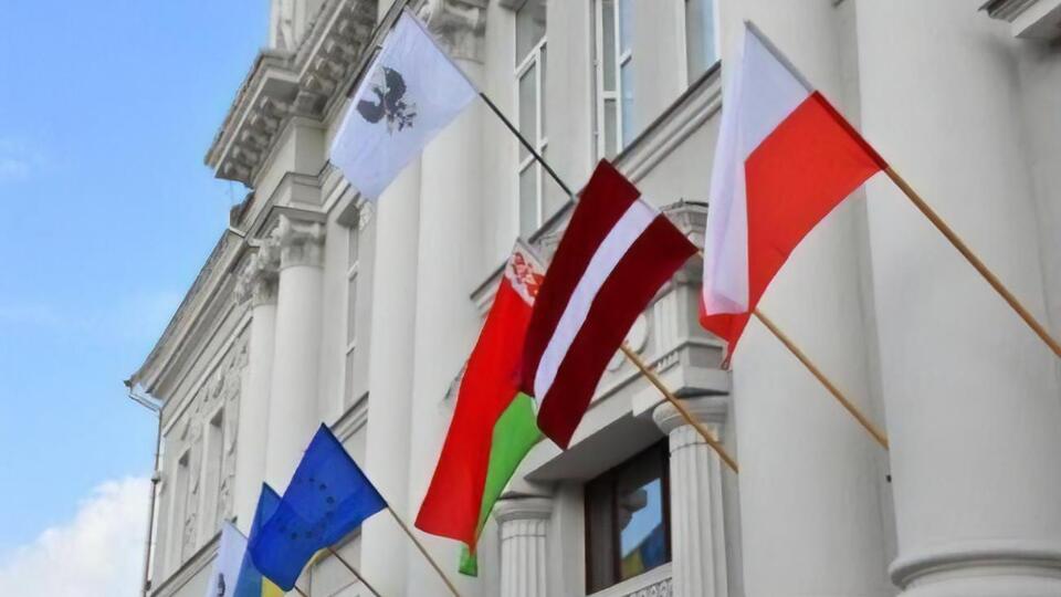 Служба безопасности Украины 19 июня сообщила, что уведомила о подозрении в присвоении бюджетных денег заместителю мэра Чернигова по деятельности исполнительных органов совета