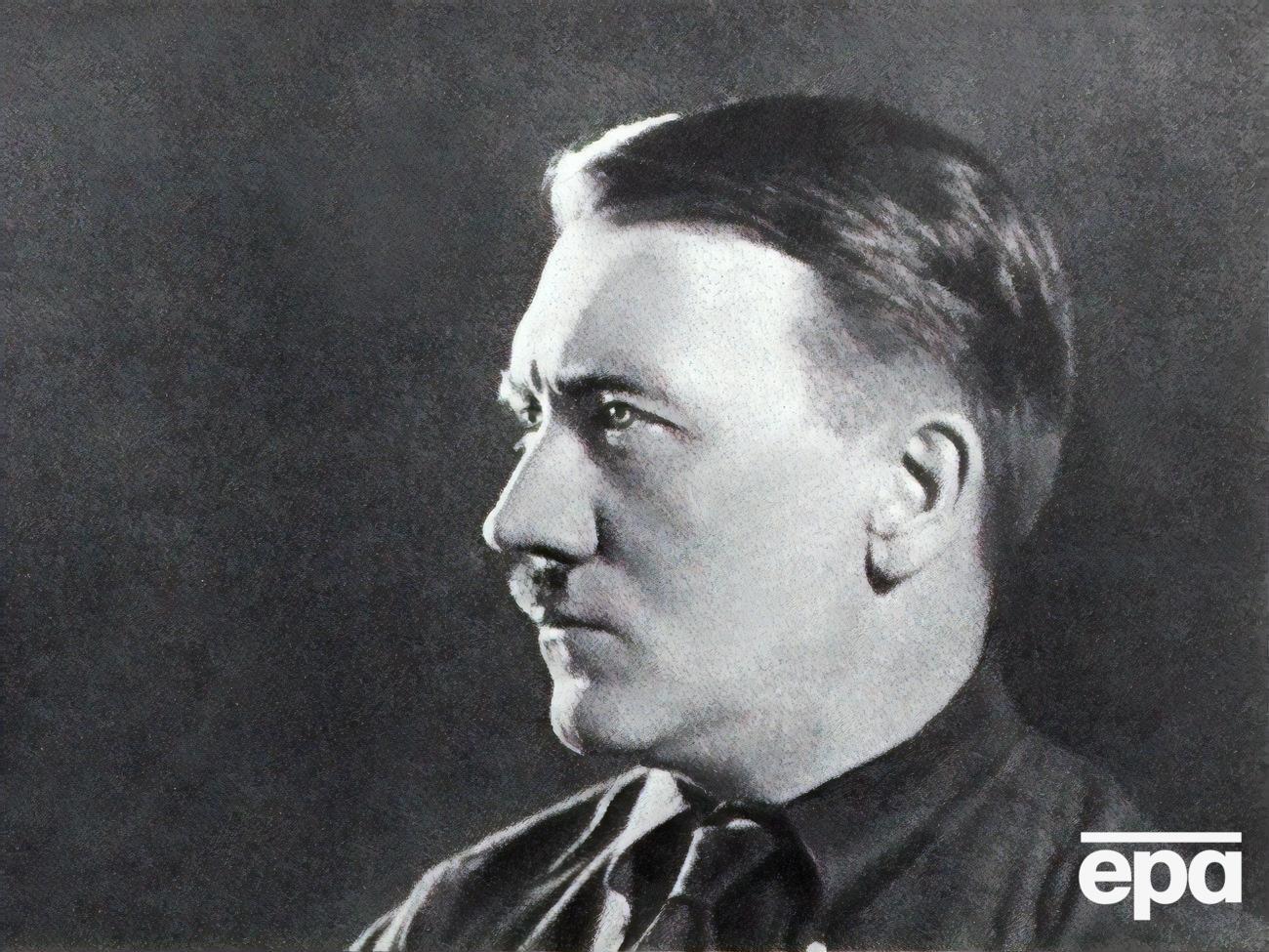 2016 року в Берліні відкрили точну копію кімнати, у якій застрелився Гітлер