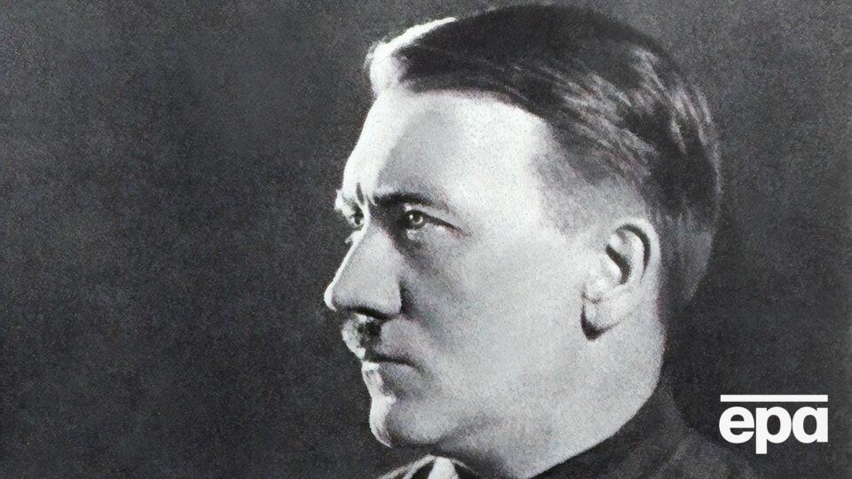 2016 року в Берліні відкрили точну копію кімнати, у якій застрелився Гітлер