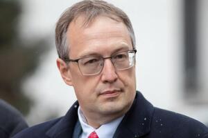 Лучший вариант для мира – превращение России в конфедерацию, где не будет сильной центральной власти