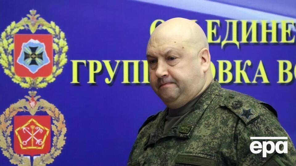 Собеседники разных СМИ делают противоречивые заявления о судьбе Суровикина. Есть версии как об аресте, так и о допросе без задержания