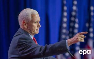 Пенс під час візиту в Україну відвідав деокуповані у квітні минулого року Мощун, Бучу та Ірпінь під Києвом