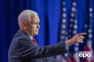 Пенс під час візиту в Україну відвідав деокуповані у квітні минулого року Мощун, Бучу та Ірпінь під Києвом