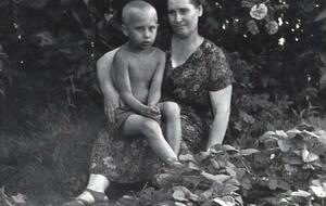 Путін у дитинстві був кволим хлопчиком, якого били у дворі, каже Жирнов