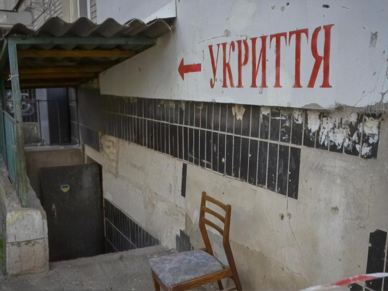 Суд відправив під домашній арешт трьох фігурантів справи про укриття, до якого не змогли потрапити люди. На фото Олег Шугалевич, директор поліклініки (ліворуч)