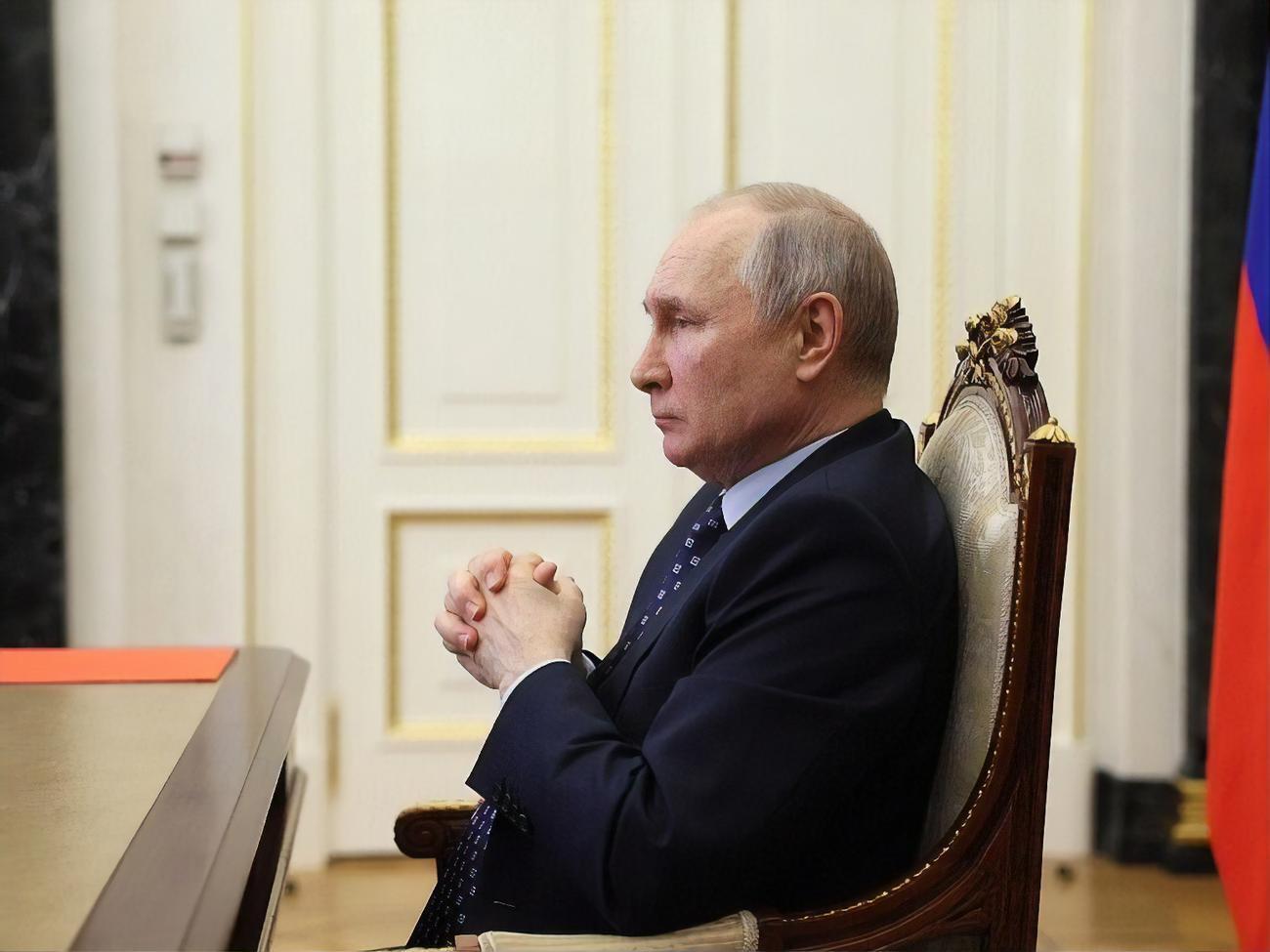 Путін не зміг вимовити назву країни, якою керує