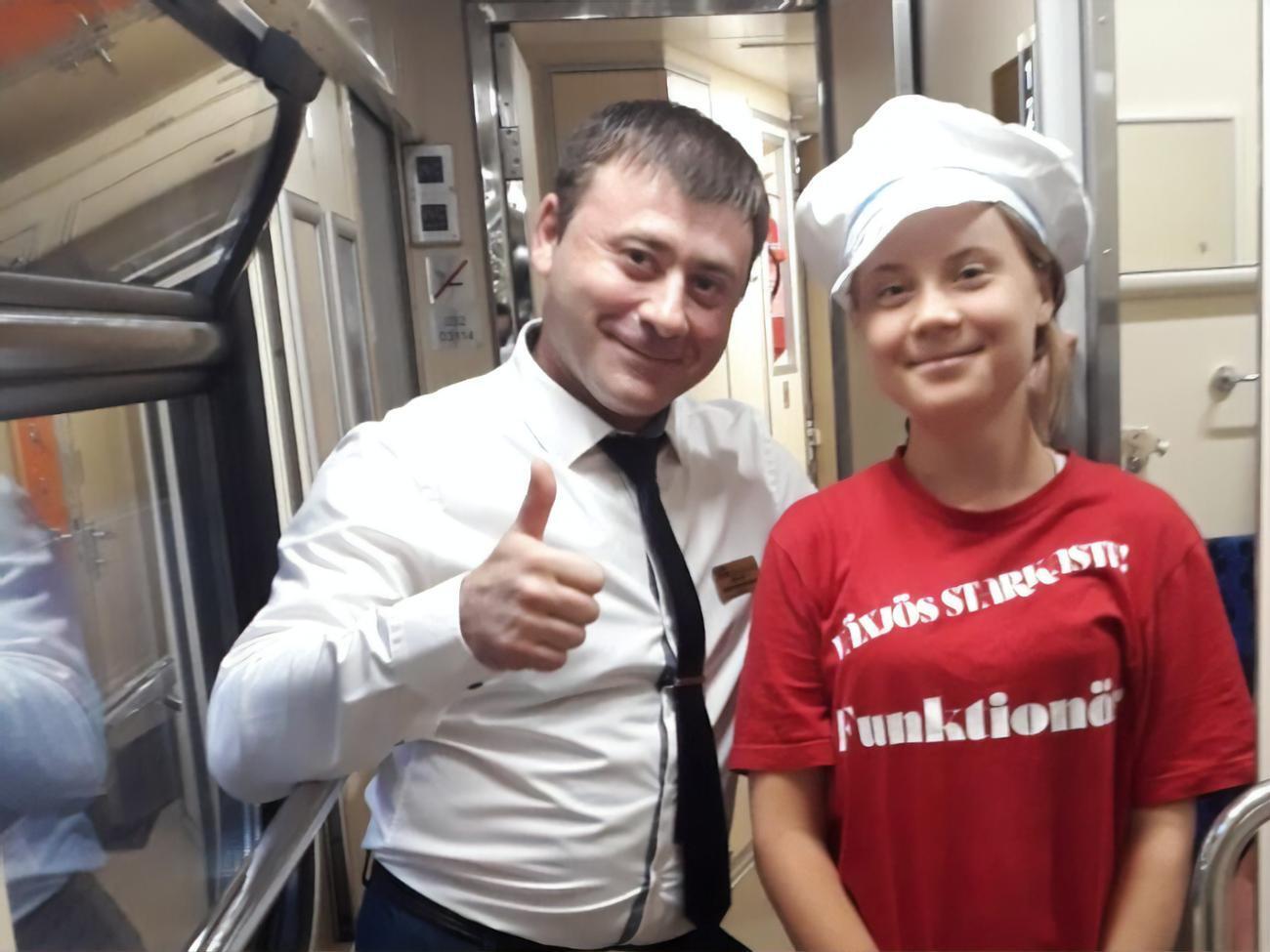 В "Укрзалізниці" назвали Тунберг своей особенной пассажиркой