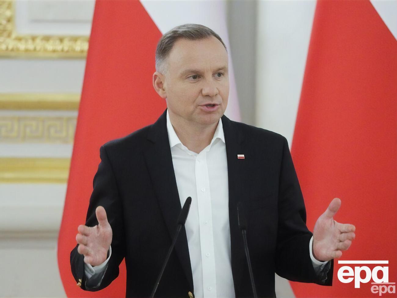 Дуда зазначив, що Польща зараз може проводити пошуково-ексгумаційні роботи в Україні, що неможливо було робити ще кілька років тому