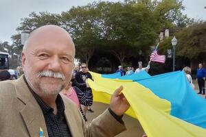 Роман Куркова "Серые пчелы" вышел в украинском издательстве "Фолио" в 2018 году