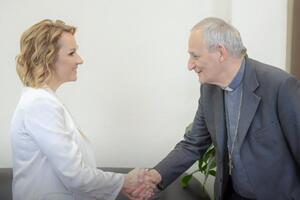 Львова-Белова и Дзуппи обсуждали гуманитарные вопросы, связанные с военными действиями и защитой прав детей