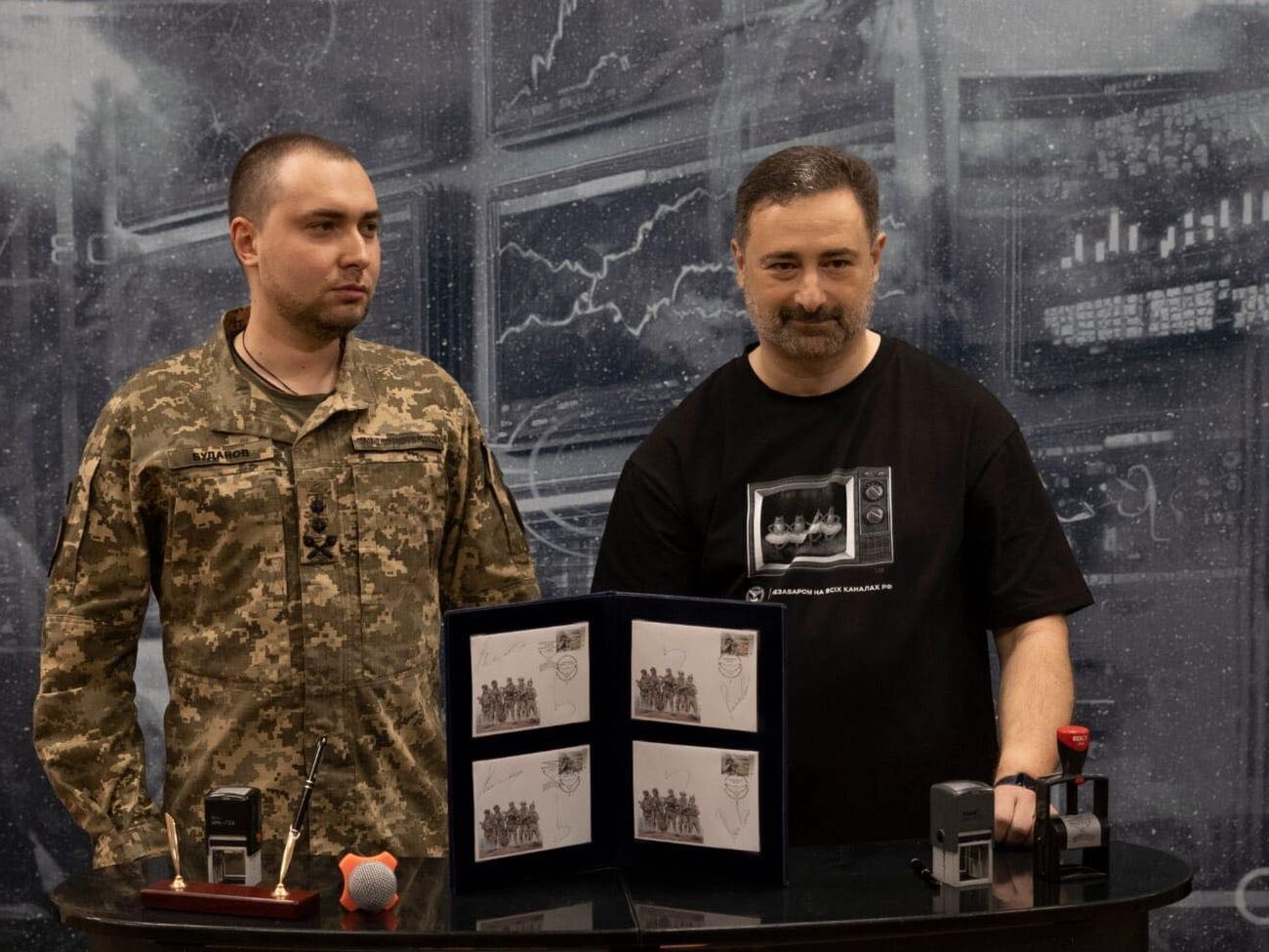 Буданов і Смілянський узяли участь у заході спецпогашення пам'ятної поштової марки "ГУР МО України"
