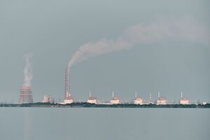 По словам Литвинского, "острота ситуации" заключается в присутствии на ЗАЭС российских войск, а не в снижении уровня воды в охлаждающем резервуаре