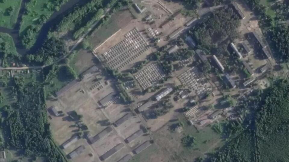 На базе обустроено около 300 палаток М-30