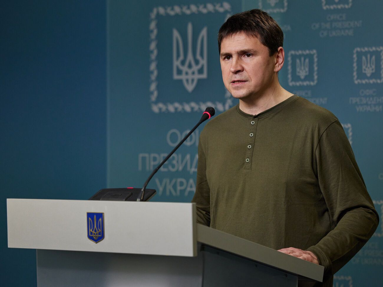 Подоляк пояснив, що гуманітарний коридор можуть надати для збереження життів