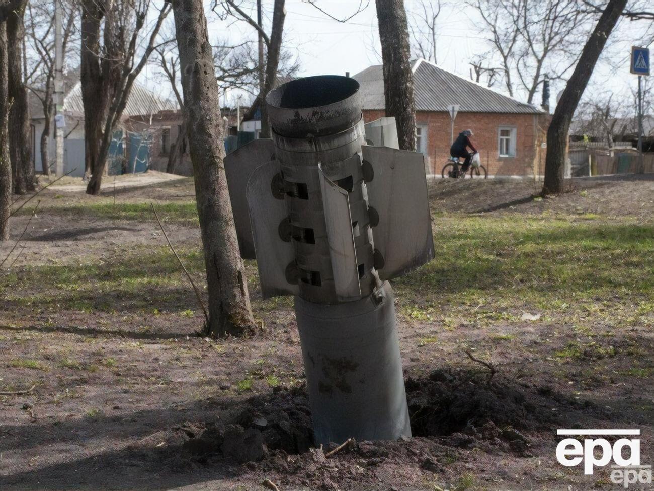 РФ снова атакует Харьковскую область. На фото&nbsp;&ndash; российская&nbsp;ракета в Чугуеве весной 2022 года