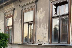 В результате вражеских обстрелов есть пострадавшие среди мирного населения, повреждены частные жилые дома