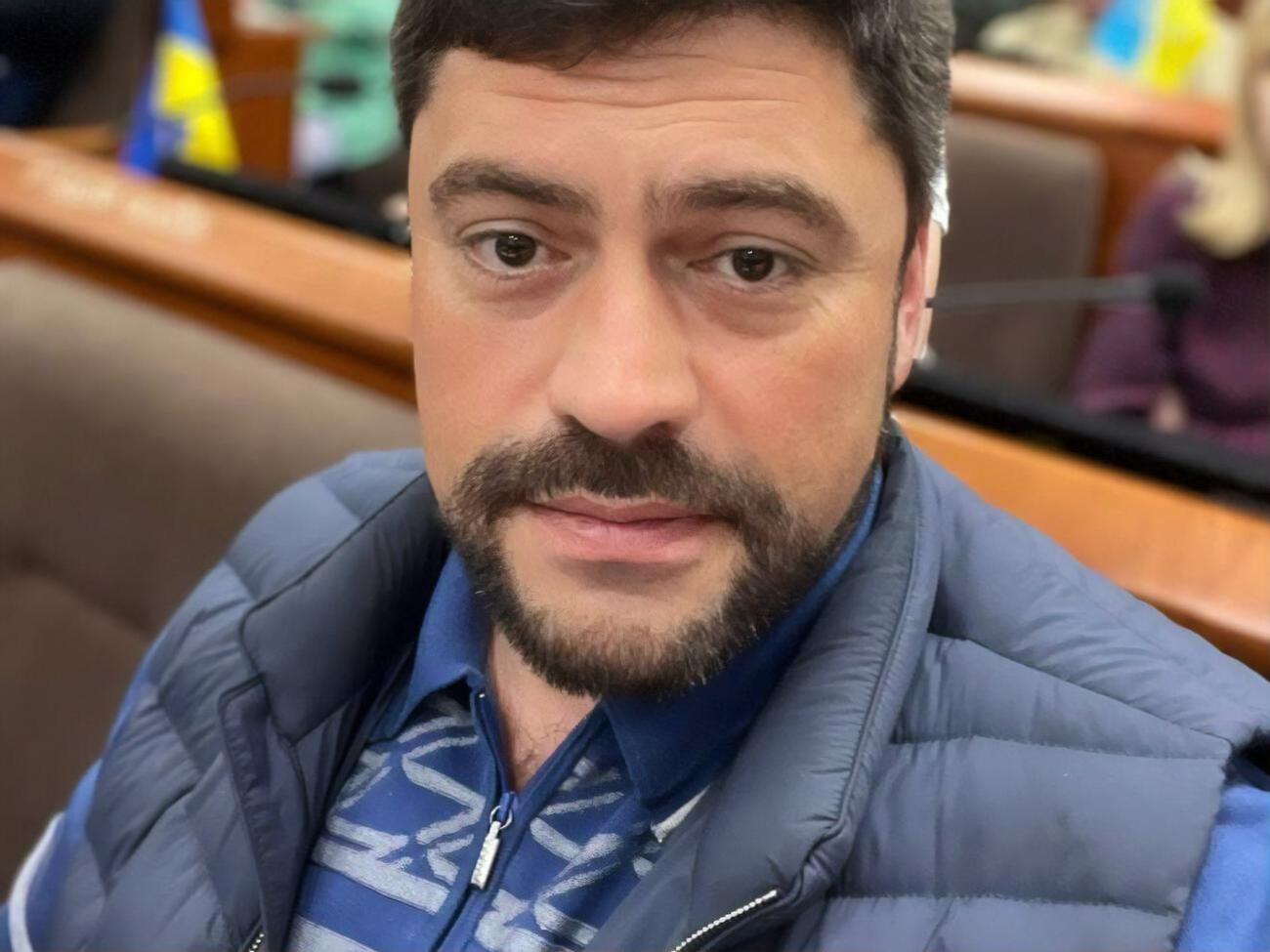 Трубіцин покинув територію України у травні. Сьогодні його інтереси в суді представляла "безплатна" адвокатка, яка заявила, що їй треба час для ознайомлення зі справою