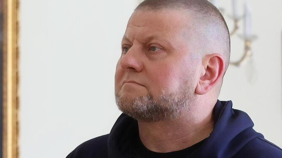 Залужного сфотографували з донькою офіцерки ЗСУ